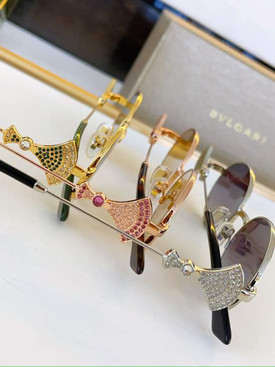Picture of Bvlgari Sunglasses _SKUfw80049626fw